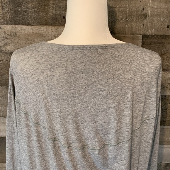Lululemon Heathered Gray Long Sleeve Top - Picture 8 of 16
